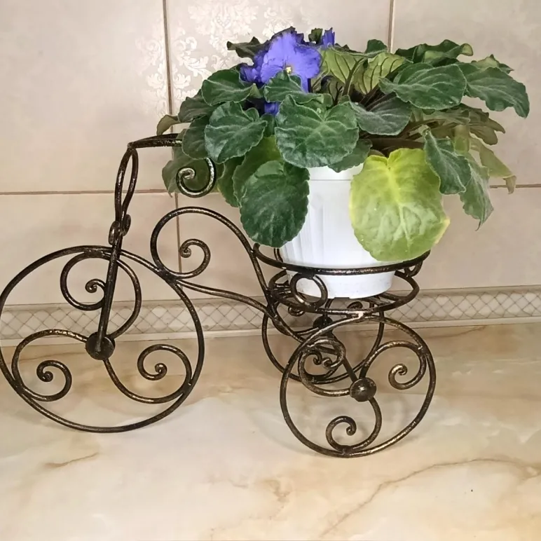 Кованая цветочница "Велосипед".