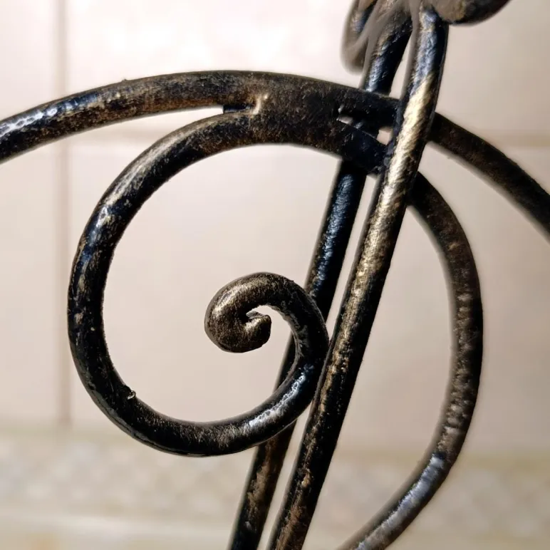 Кованая цветочница "Велосипед".