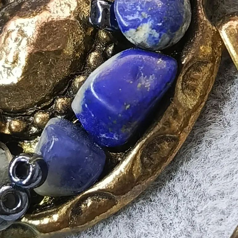 Колье с содалитом