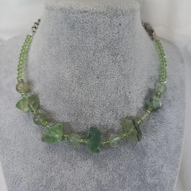 Колье из флюорита