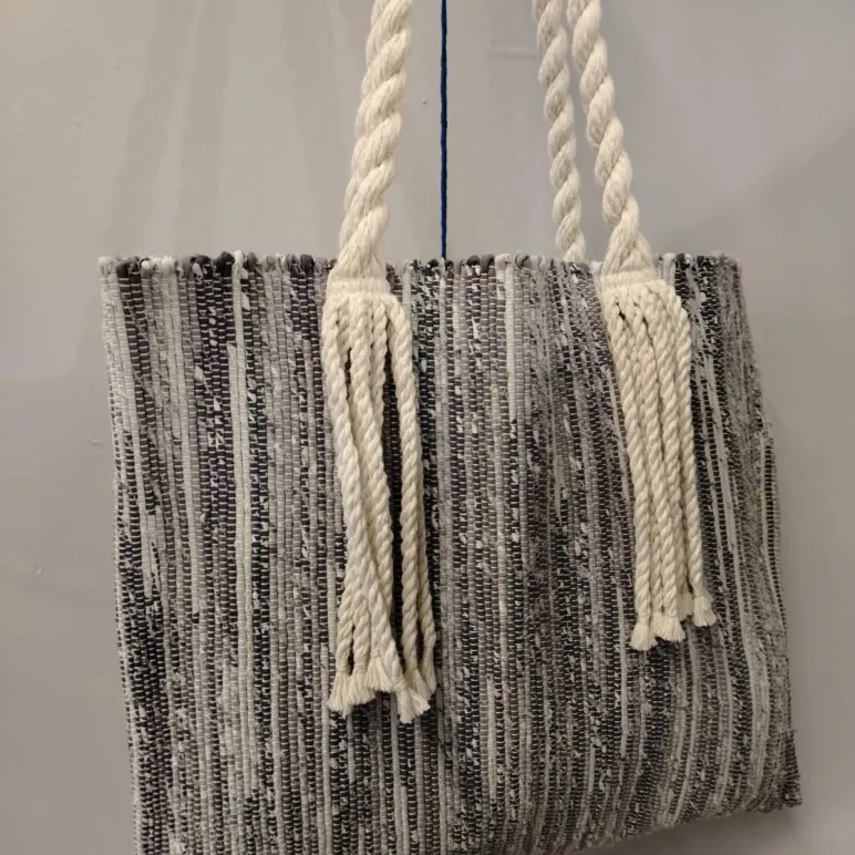 Сумка ручной работы серая из хлопка. Ручное ткачество.