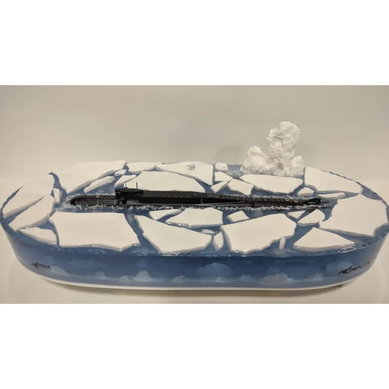 Модель подводной лодки 667БДРМ "Дельфин"