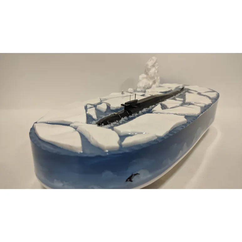 Модель подводной лодки 667БДРМ "Дельфин"