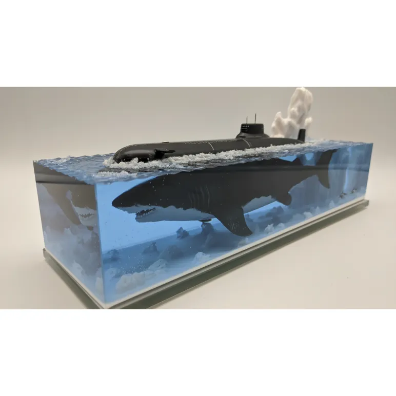 Подводная лодка проект 941 "Акула" с Большой белой акулой.