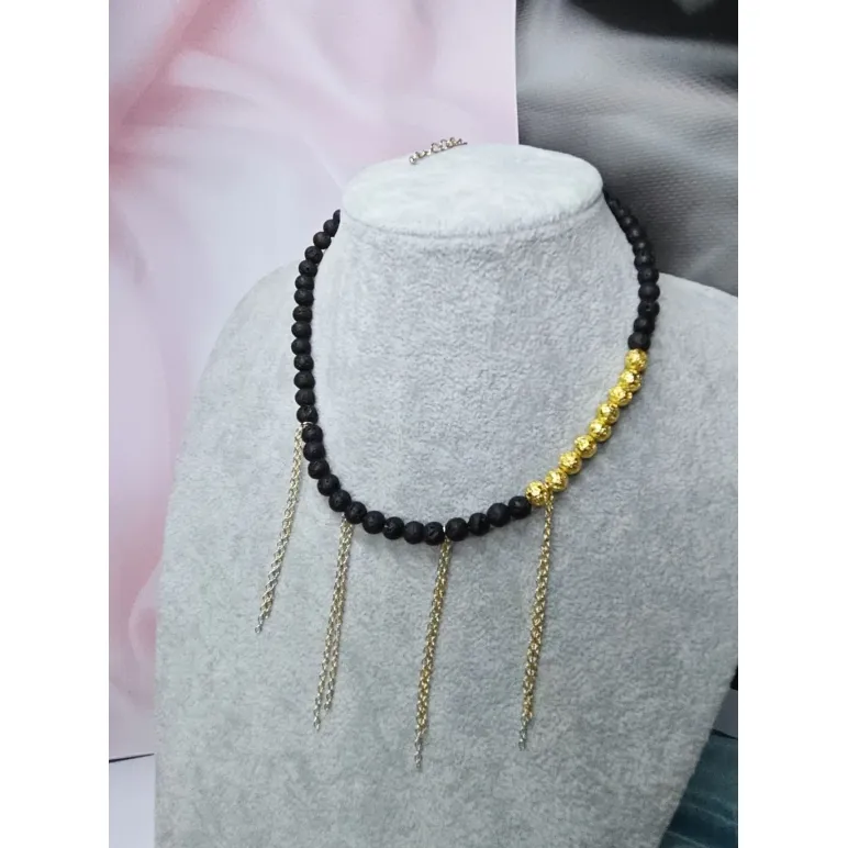 Чокер из лавы двух видов