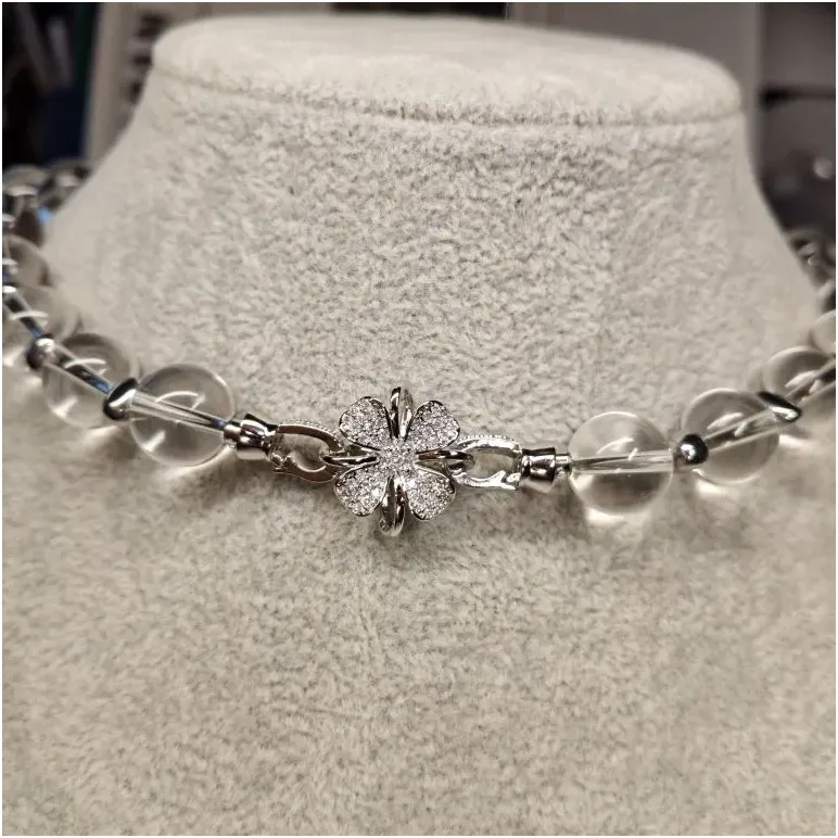 Колье из горного хрусталя с гематитом