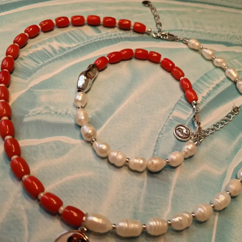 Бусы из речного жемчуга и запеченного коралла с кулоном "Инь-Янь" серебро 925, браслет в подарок при покупке в течении 3х дней