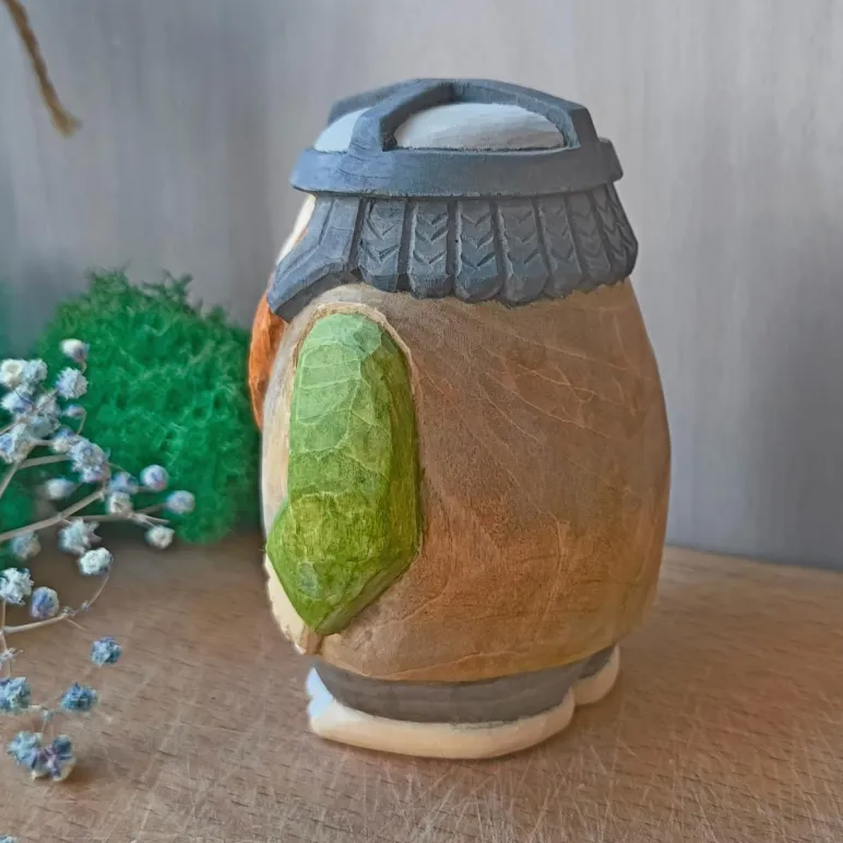 Фигурка из дерева "Гном Дори"