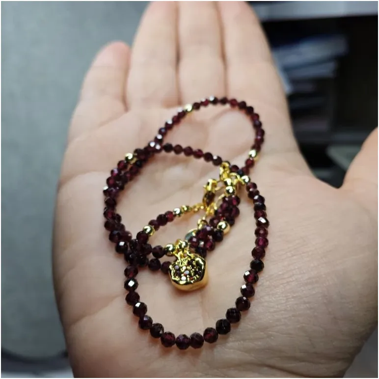 Комплект: бусы из натурального граненого граната и подвески с гранатом под золото, серьги с гранатом