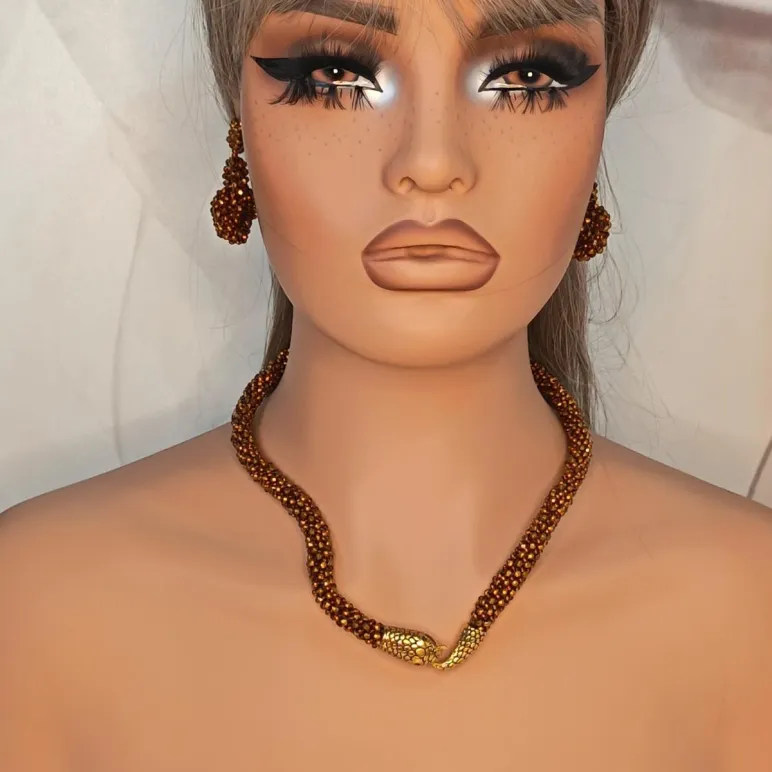 Жгут-колье Змейка и серьги ручной работы.