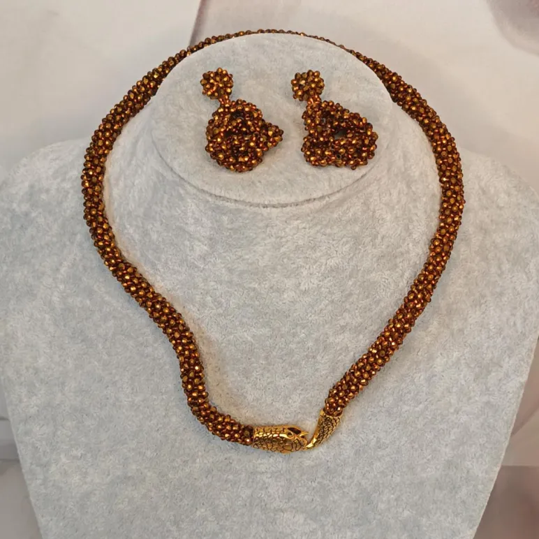 Жгут-колье Змейка и серьги ручной работы.