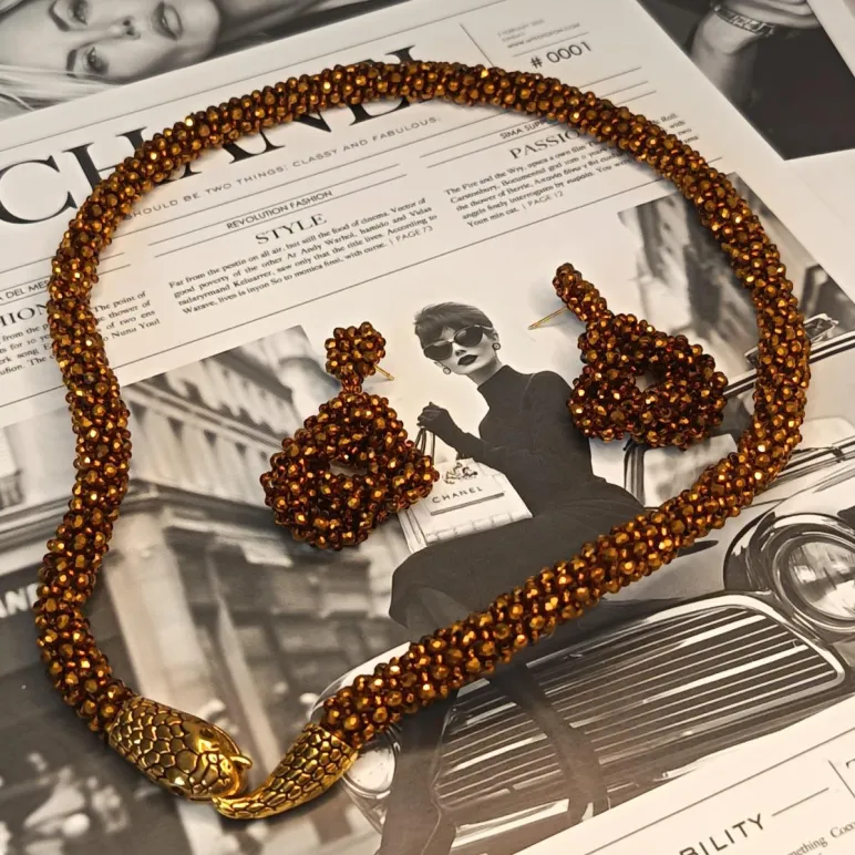 Жгут-колье Змейка и серьги ручной работы.