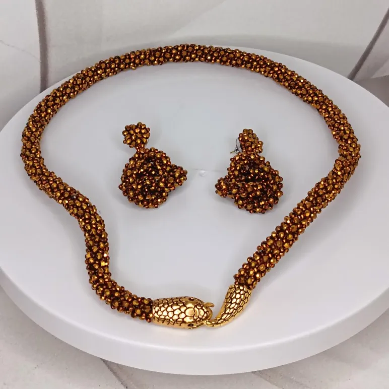 Жгут-колье Змейка и серьги ручной работы.