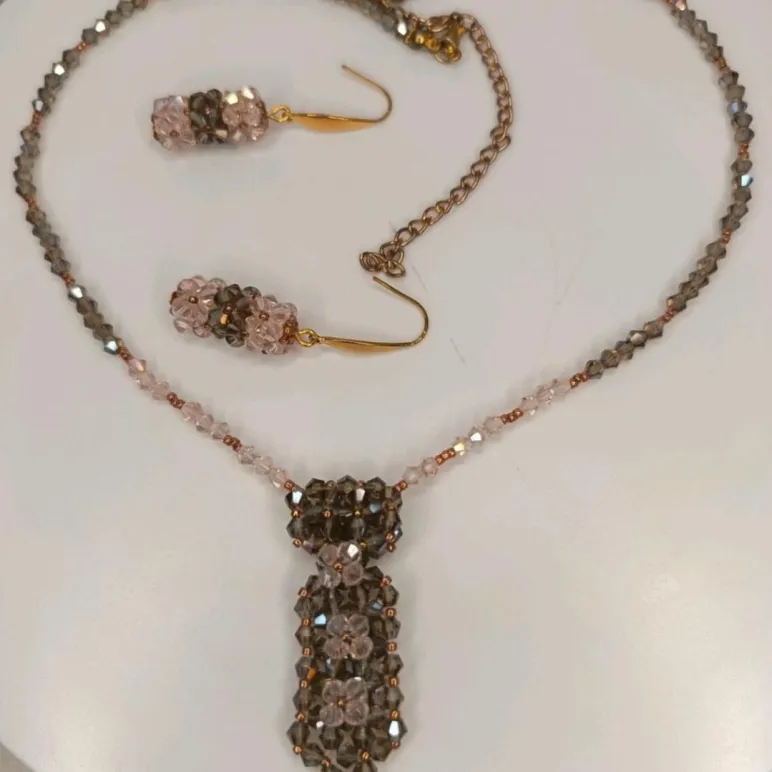 Чокер "Галстук" и серьги цилиндры.