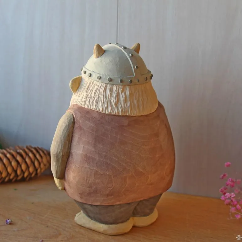 Фигурка из дерева "Викинг"
