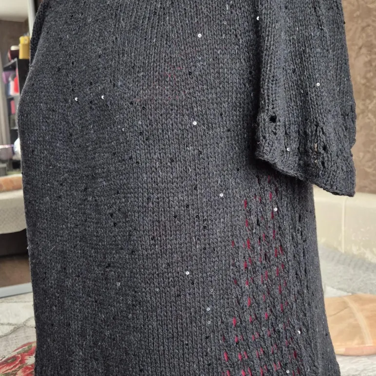 Футболка из кашемира.