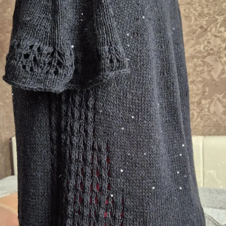 Футболка из кашемира.