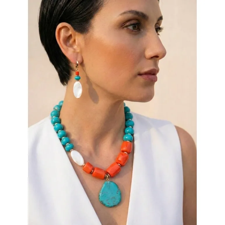 Объемное колье «Тенерифе» с кораллом, турквенитом и перламутром в круизном стиле ручной работы