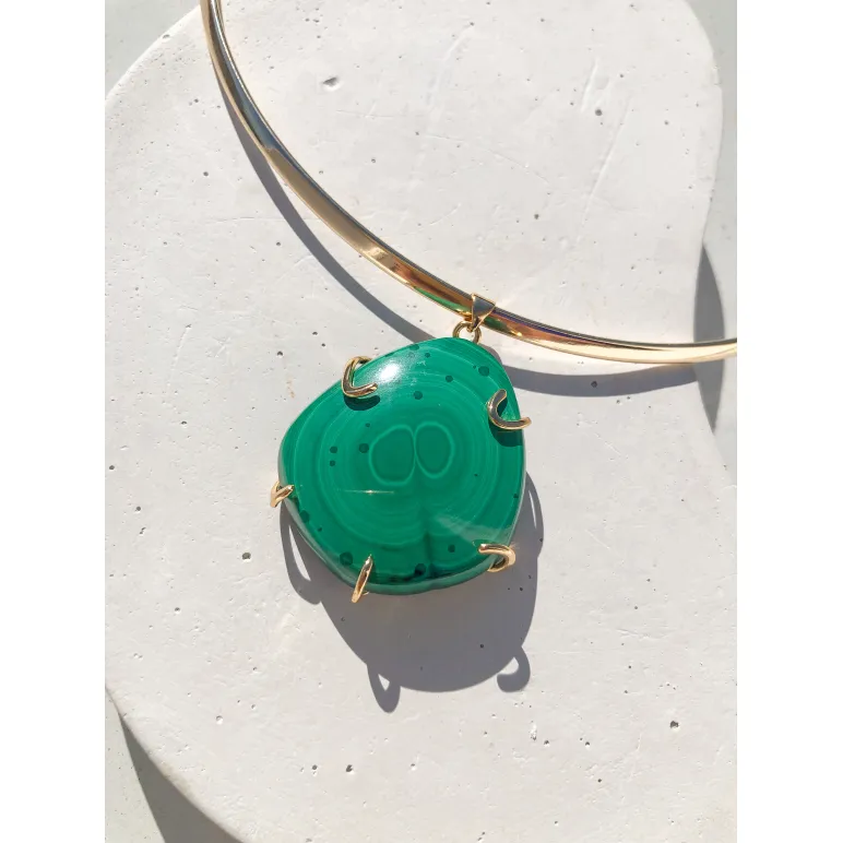 Колье-чокер с кулоном из натурального малахита ручной работы | Стильное колье с малахитовым кулоном