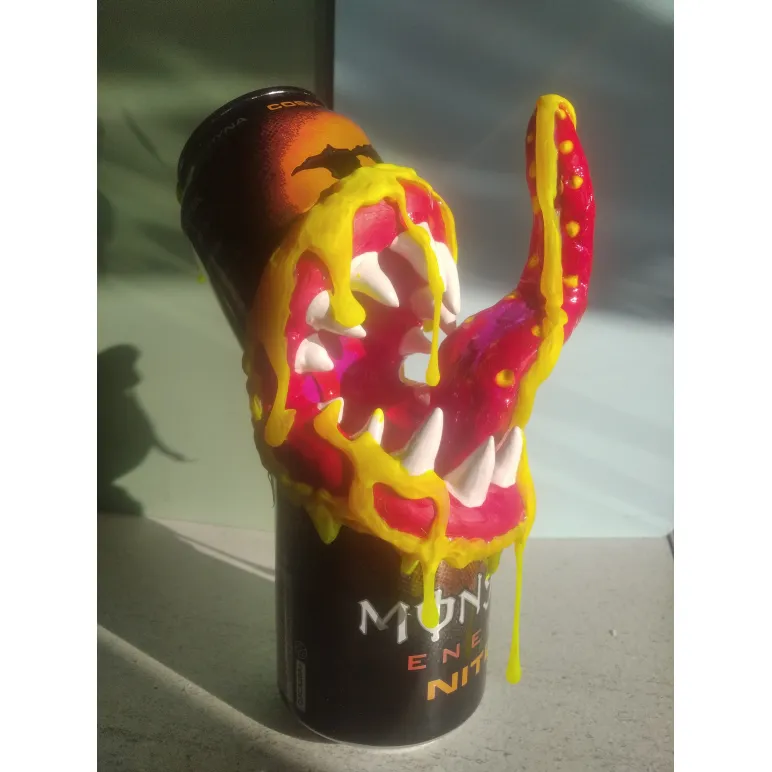 Монстр из банки MONSTER ENERGY