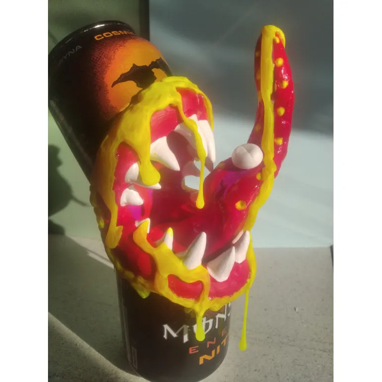 Монстр из банки MONSTER ENERGY