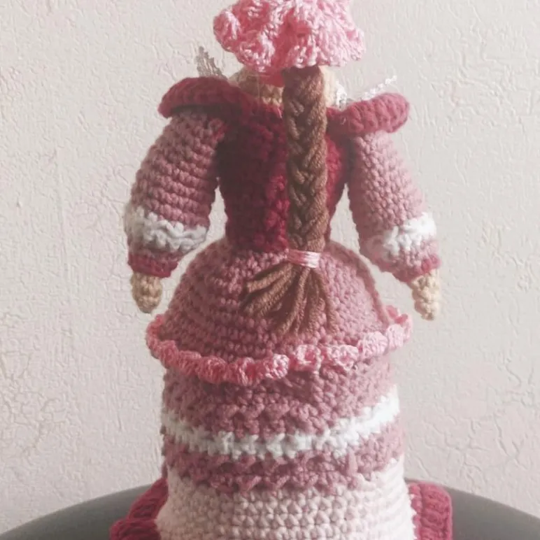 Вязаная кукла-оберег
