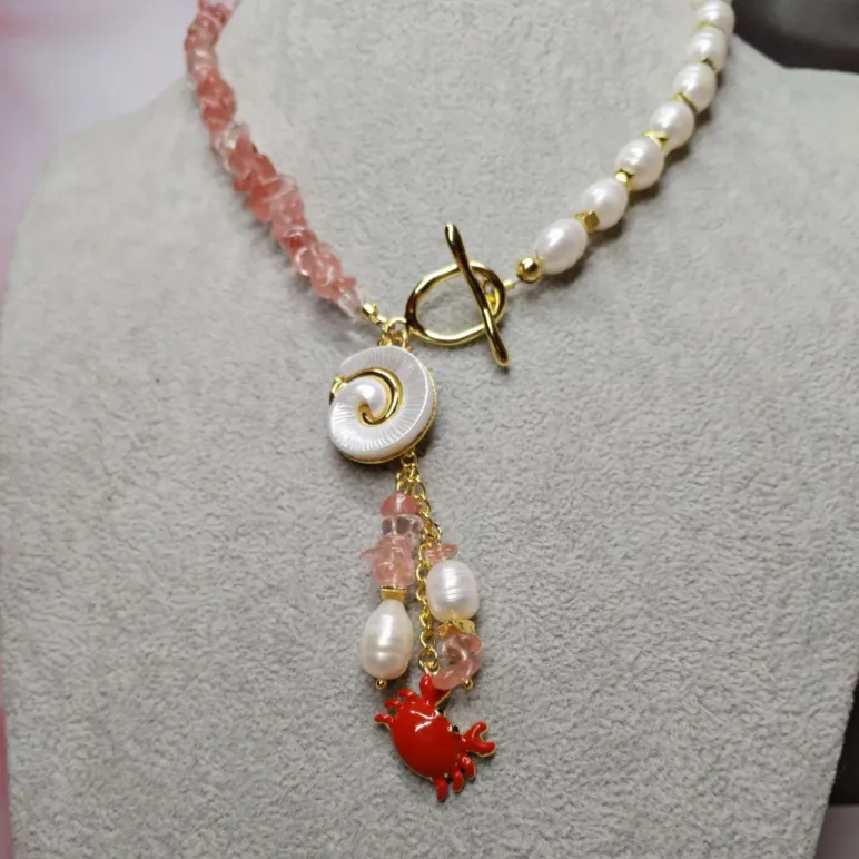 Комплект: колье, браслет и серьги из натурального речного жемчуга и кварца с подвесками