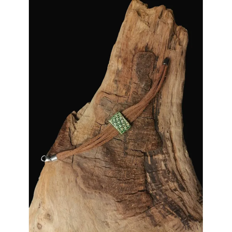 Браслет мужской кожаный с керамической бусиной