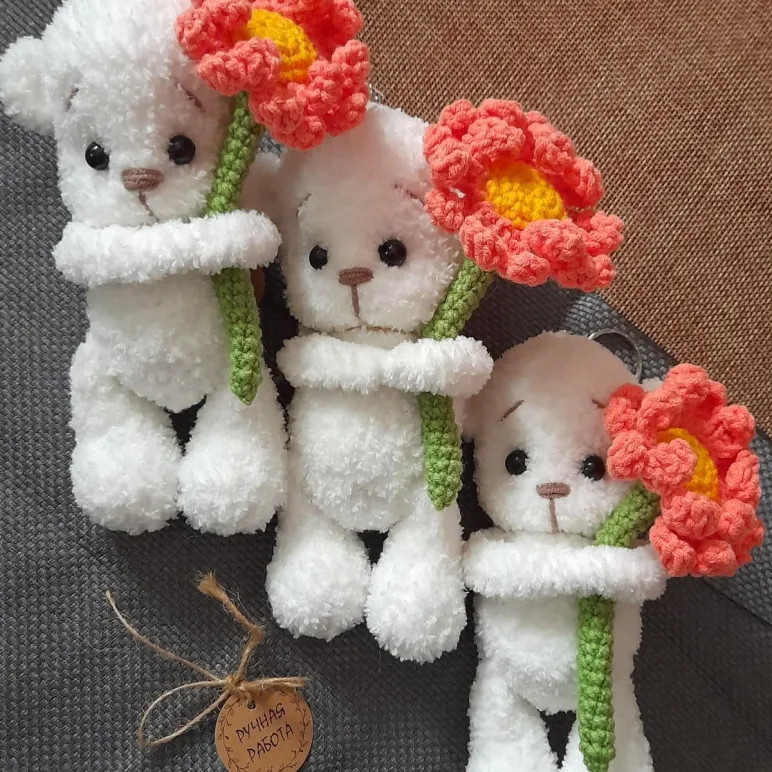 Мишка с цветочком