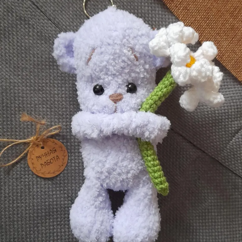 Мишка с цветочком