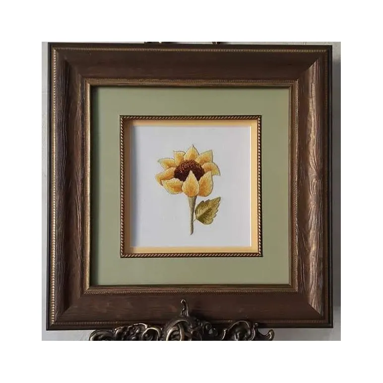 Картина вышитая гладью "Подсолнух" 26х26 см