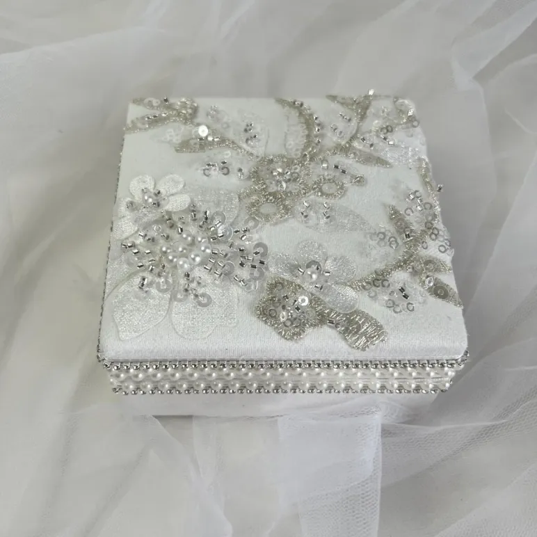 Шкатулка для свадебных колец