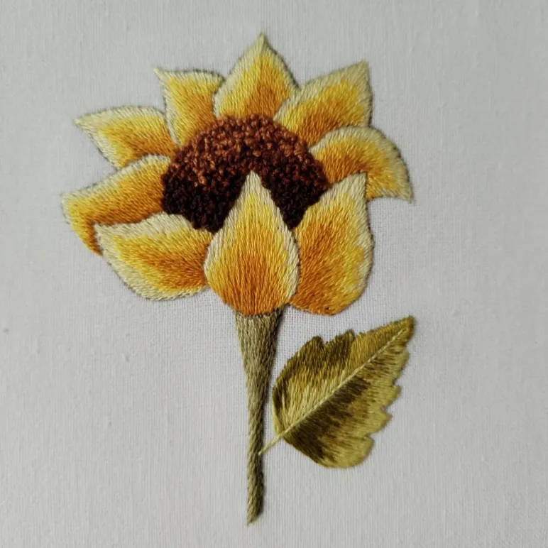 Картина вышитая гладью "Подсолнух" 26х26 см