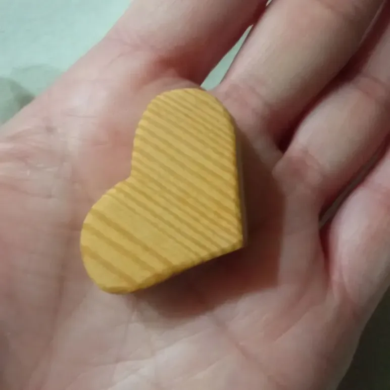 Сердечки из дерева для декора 10шт.