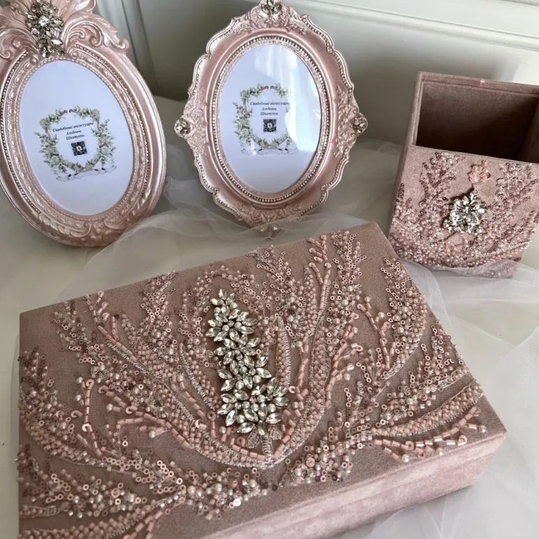 Фоторамка, розовая, с кристаллами