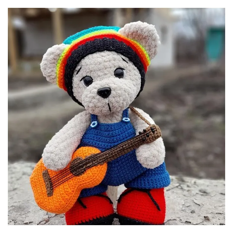 Мишка с гитарой