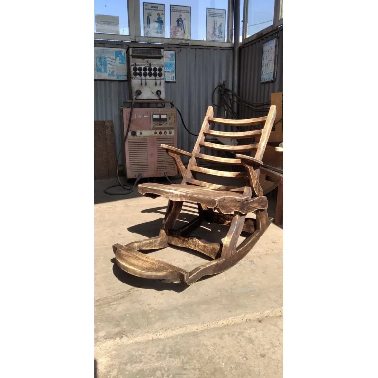 Кресло -качалка из массива сосны