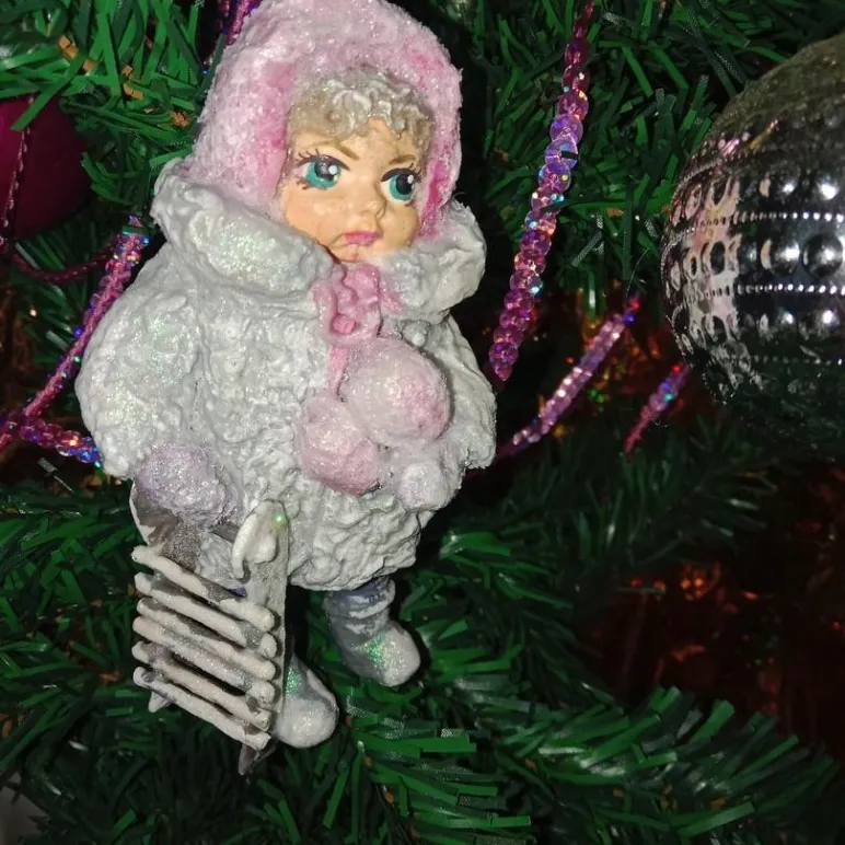 девочка с санками