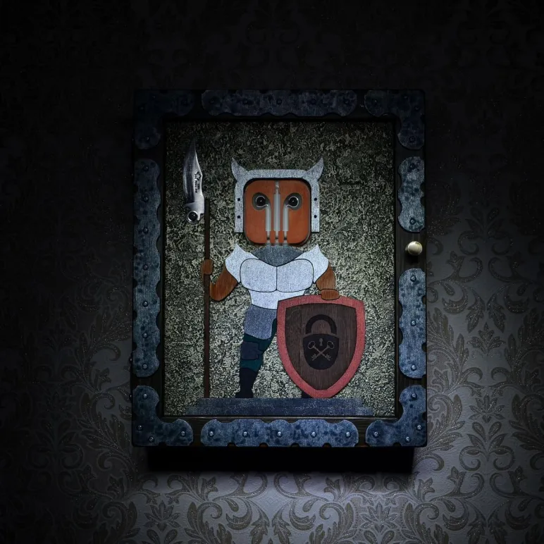 Ключница настенная "Стражник"