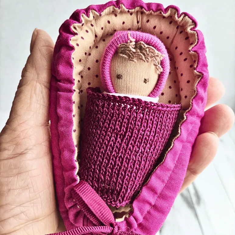 крошка в ладошке ручная работа