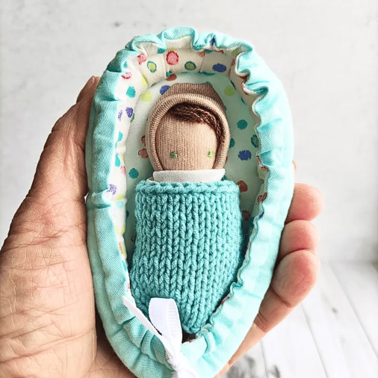 крошка в ладошке ручная работа