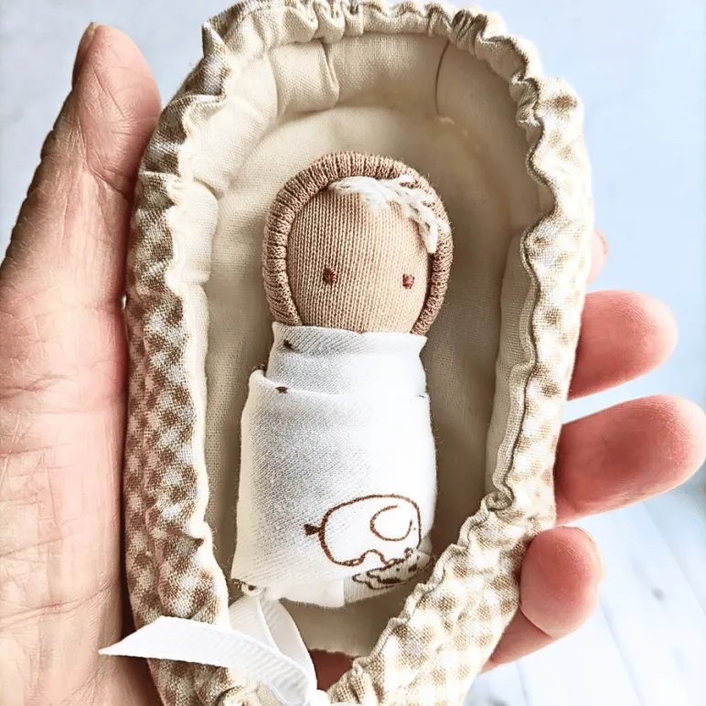 крошка в ладошке ручная работа