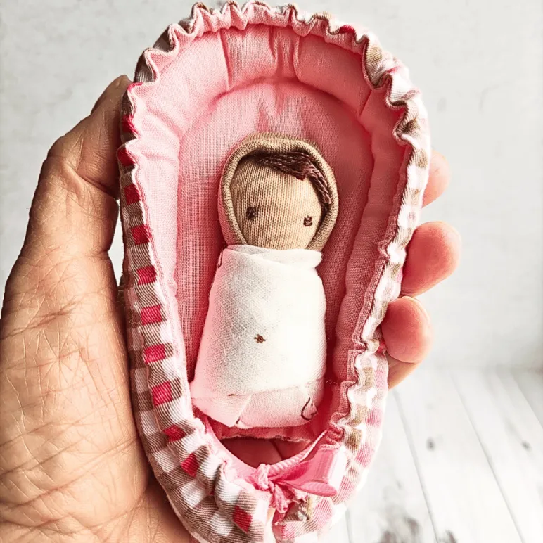 крошка в ладошке ручная работа