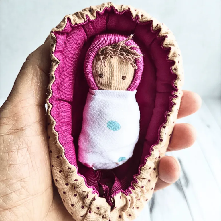 крошка в ладошке ручная работа