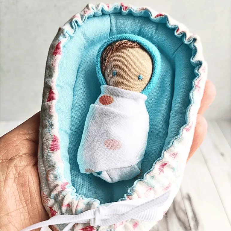 крошка в ладошке ручная работа