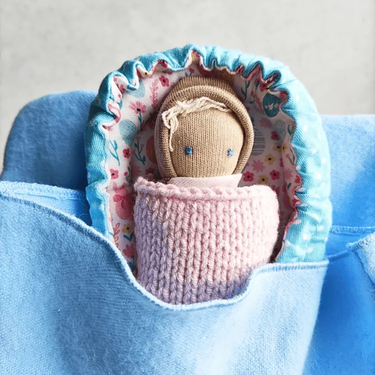 крошка в ладошке ручная работа