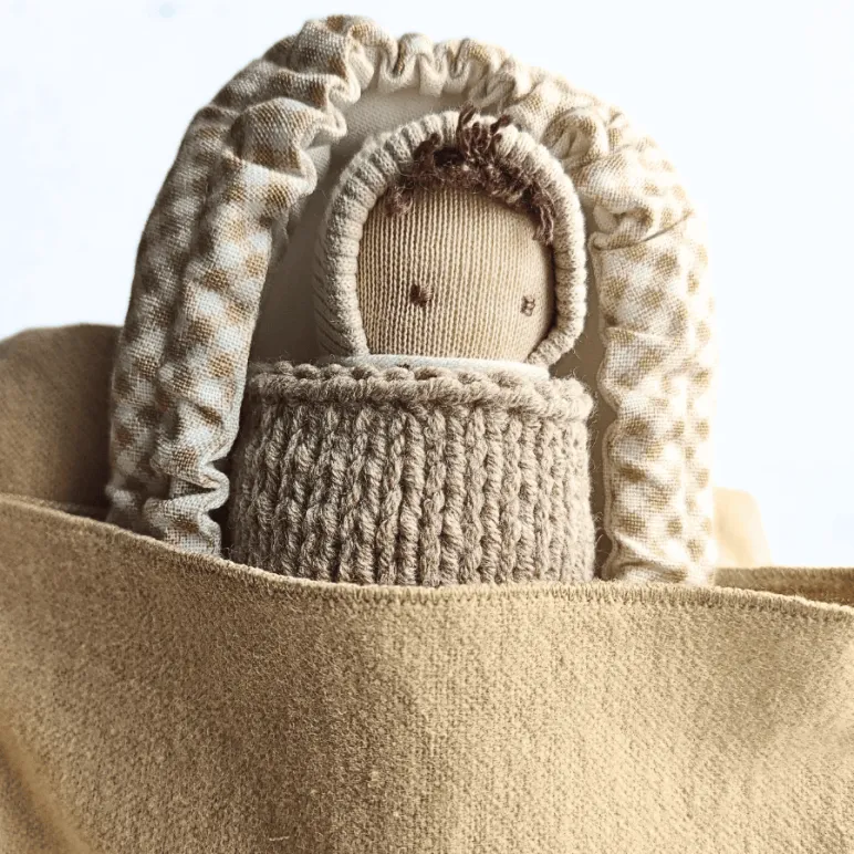 крошка в ладошке ручная работа