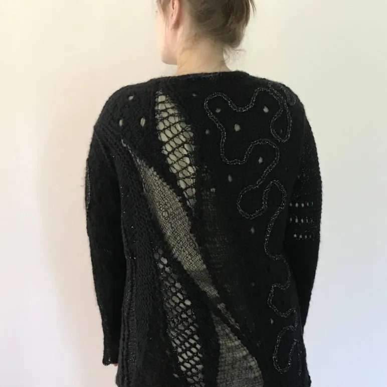 ЧЕРНЫЕ ДЫРЫ винтажный  женский джемпер