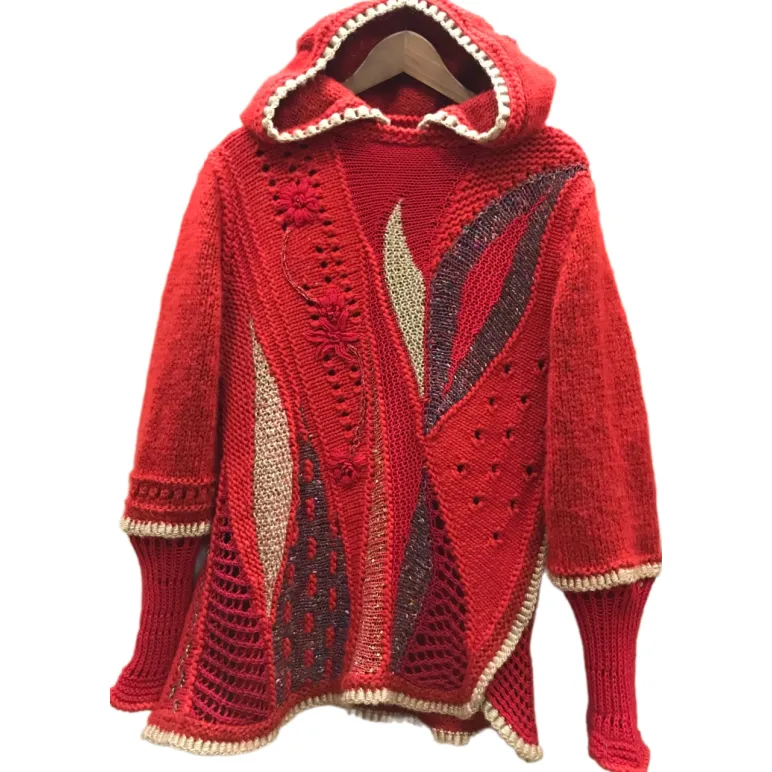 АЛЫЙ БАРХАТ красный джемпер с капюшоном