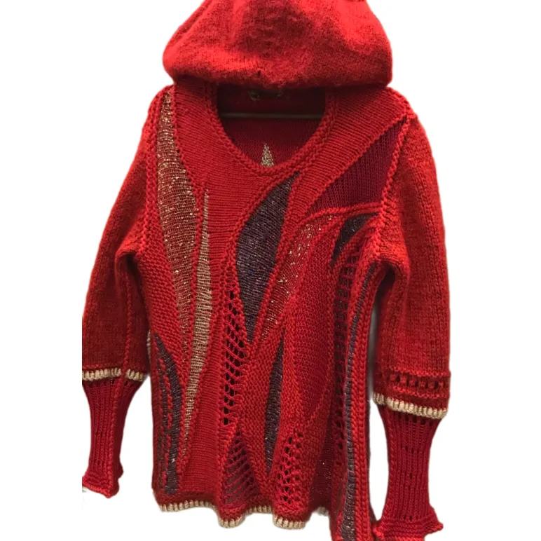 АЛЫЙ БАРХАТ красный джемпер с капюшоном